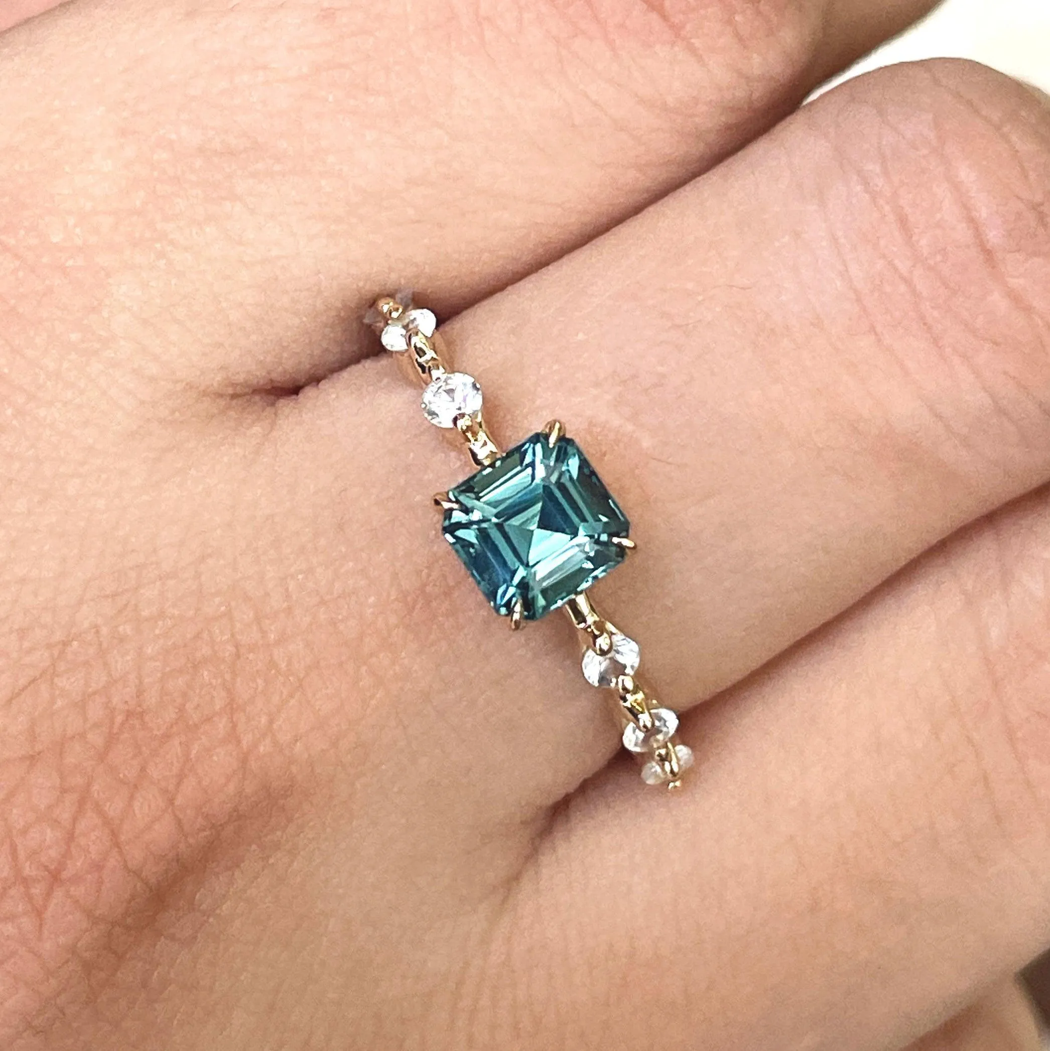 1.17 ct 18k Teal Sapphire ring / Green sapphire ring