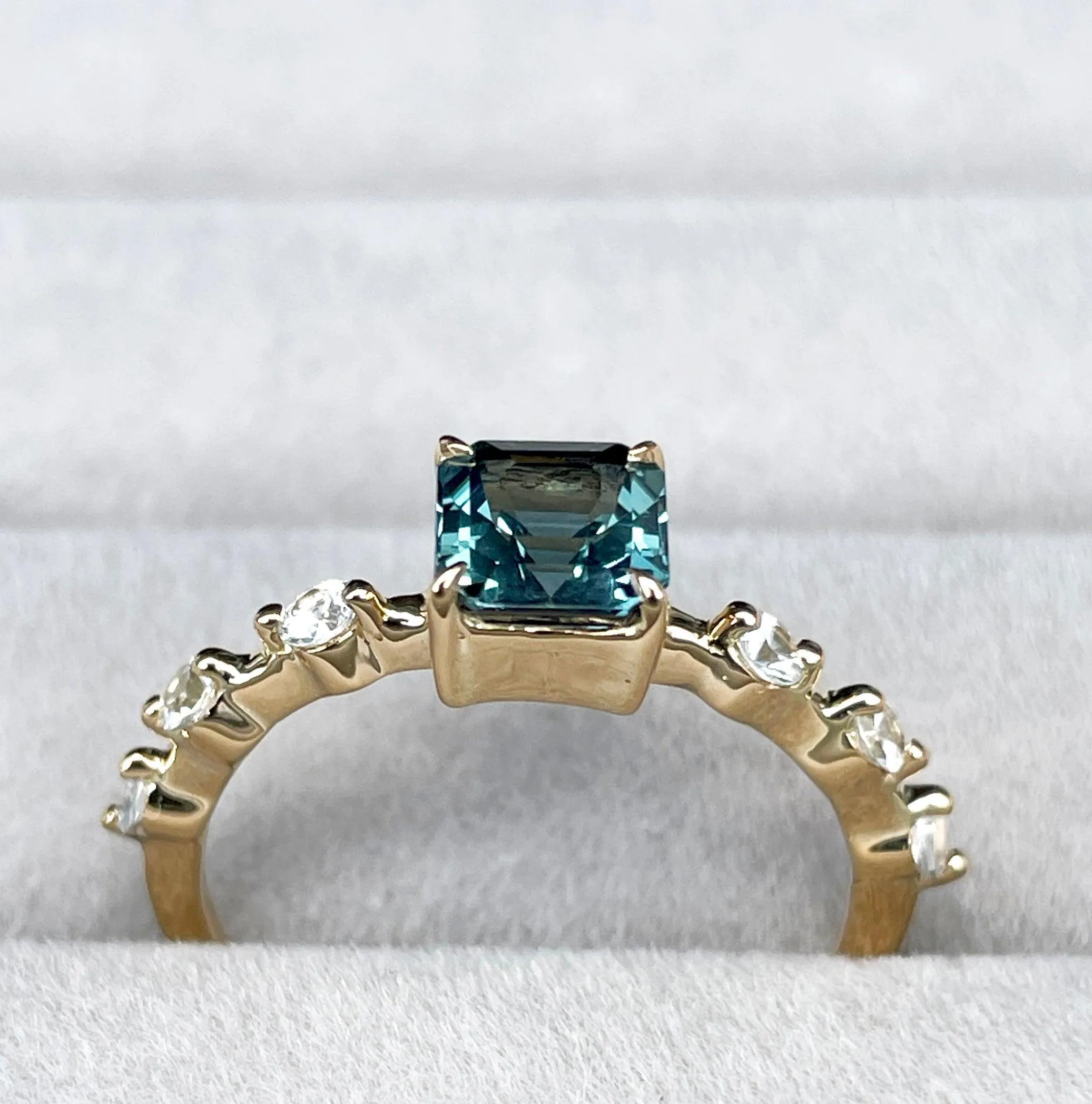 1.17 ct 18k Teal Sapphire ring / Green sapphire ring