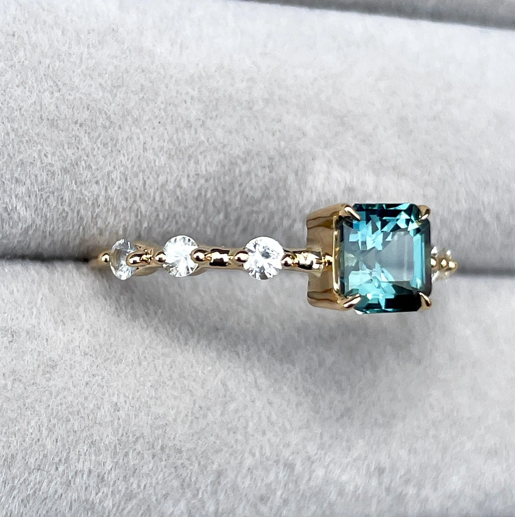 1.17 ct 18k Teal Sapphire ring / Green sapphire ring