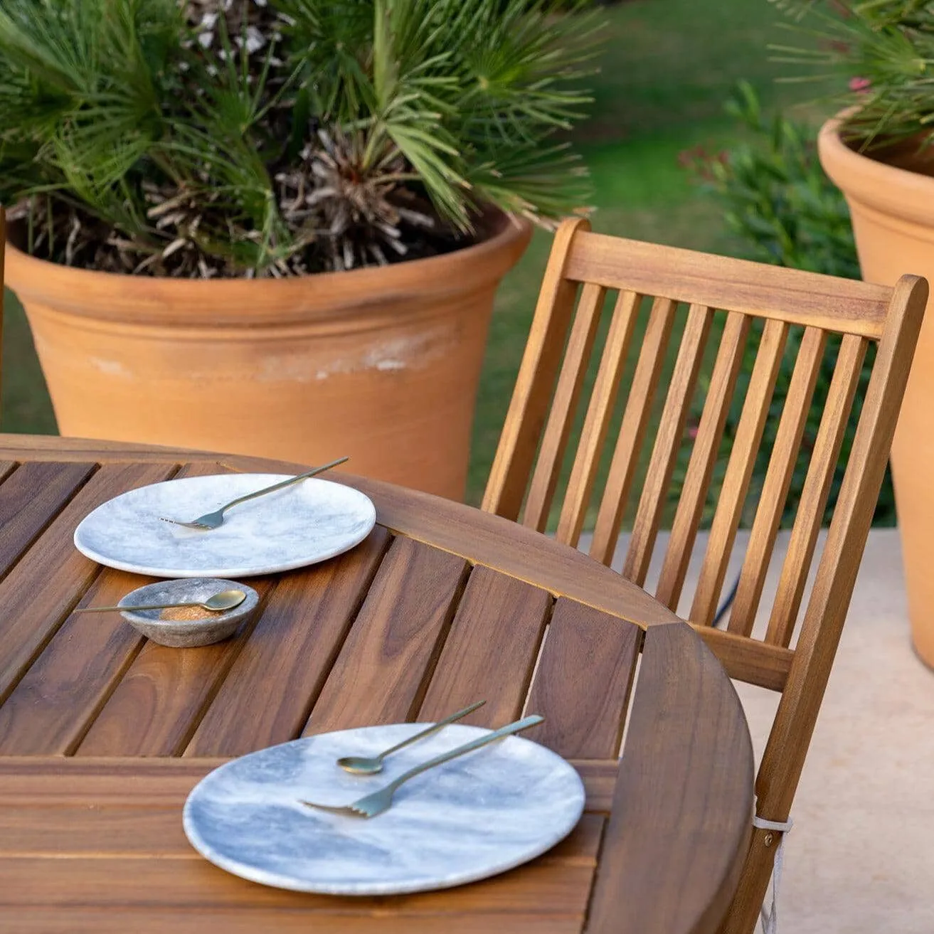 Ashby 8 Seater Wooden Round Garden Dining Set with Grey Parasol - 160cm