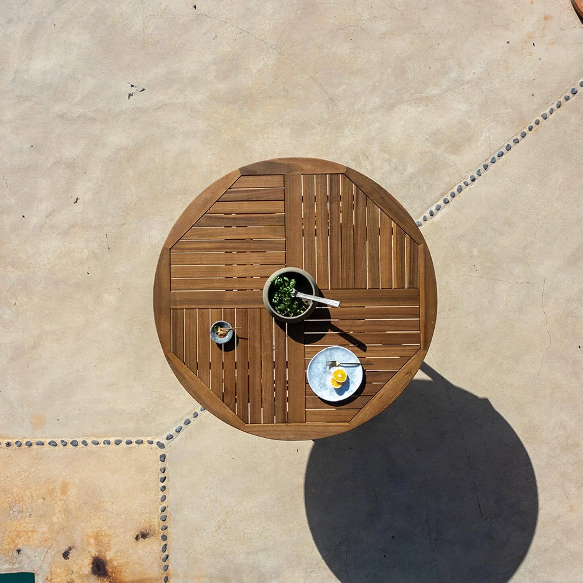 Ashby 8 Seater Wooden Round Garden Dining Set with Grey Parasol - 160cm