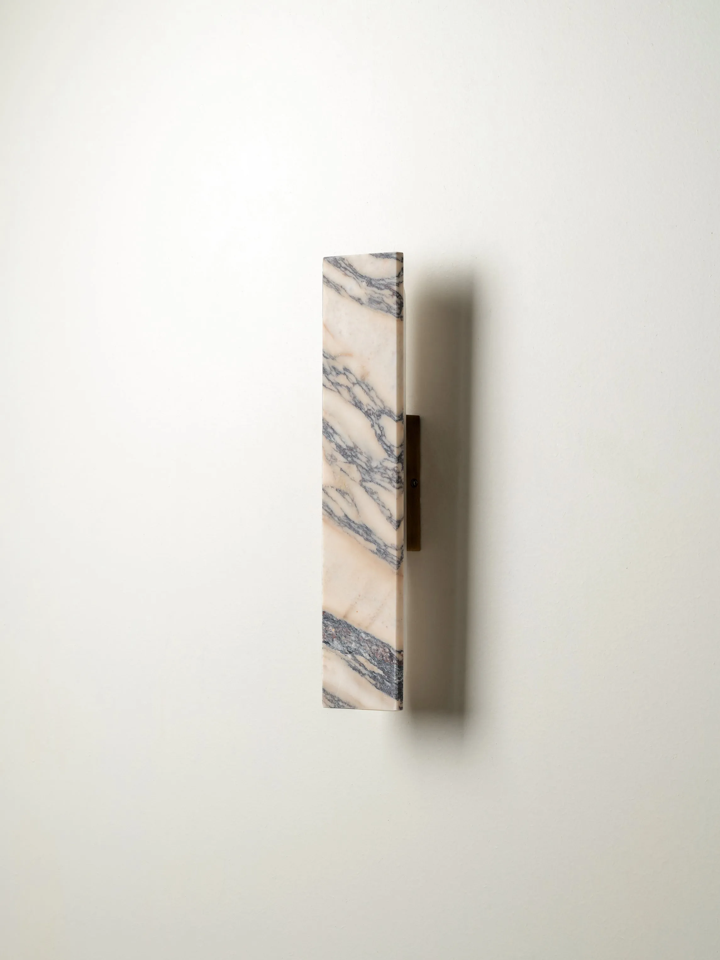Canti - Calacatta Viola marble and aged brass rectangular wall light