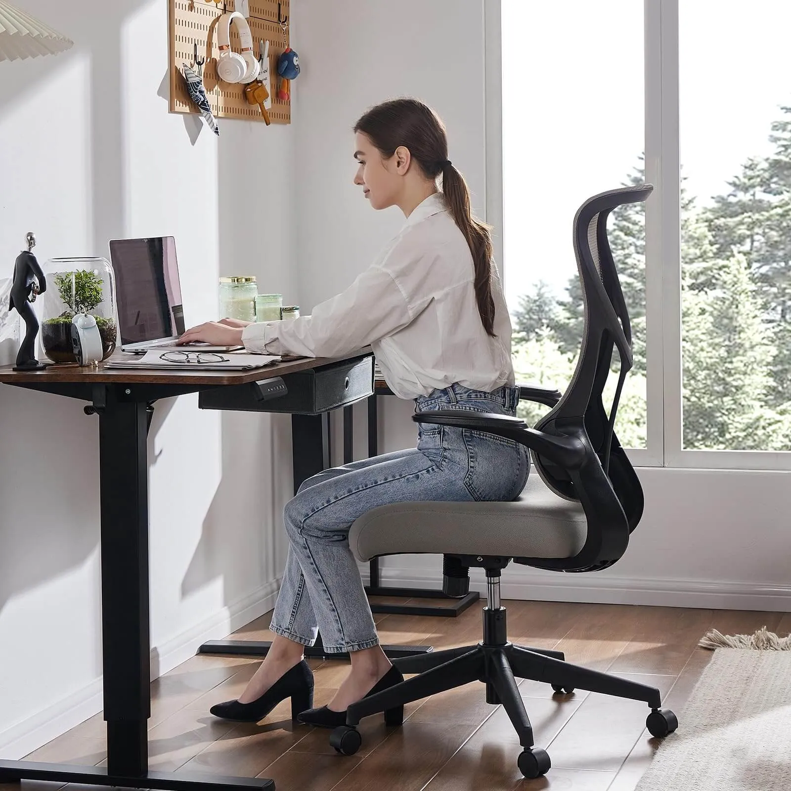 Ergonomic Computer Mesh Chair with Flip-up Armrests,Lumbar Support, Backrest for Home Office