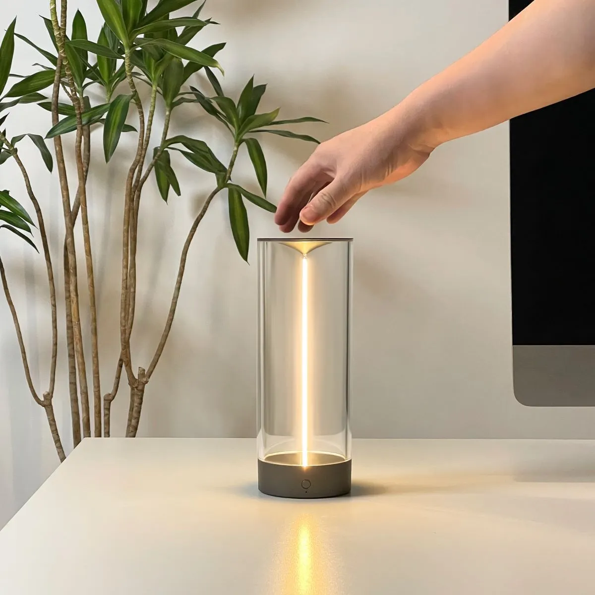 GlowSync | Smart LED Ambient Light - Innovative RGB Lighting Device