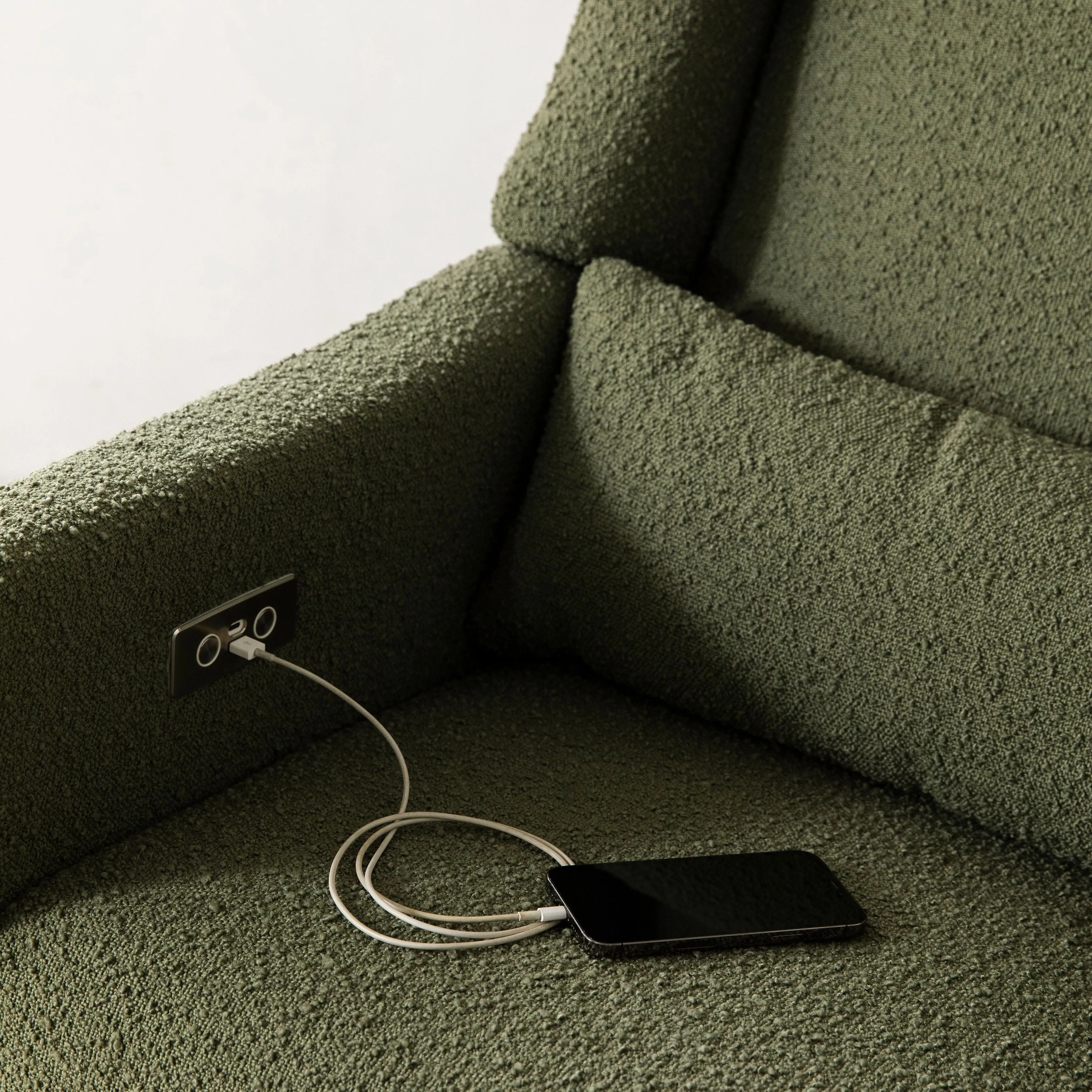 Kiwi Electronic Recliner and Swivel Glider | Boucle with USB Port