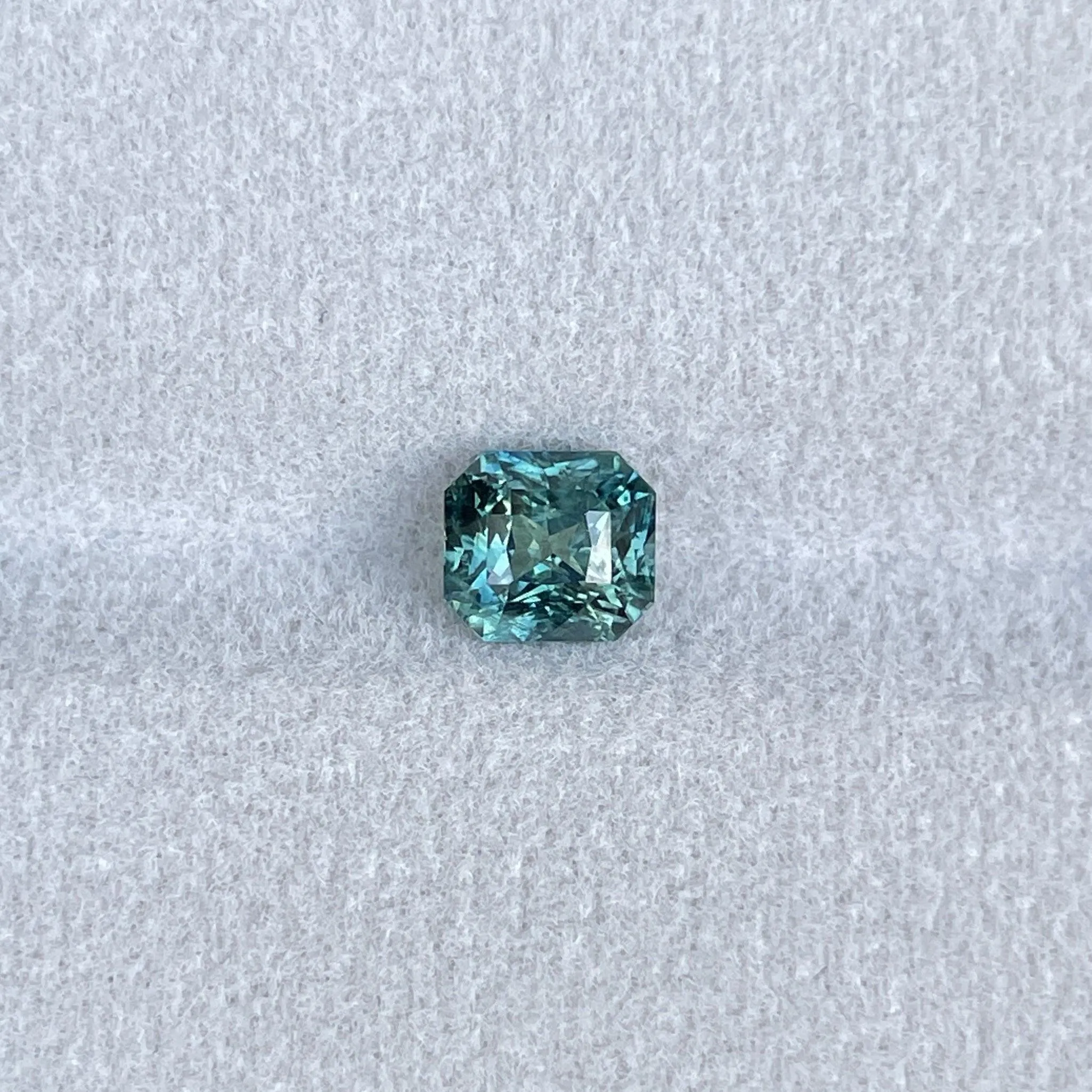 Minimalist 1.63 crt Radiant Shaped Green Sapphire for Pendant Necklace, Dainty Wedding Necklace Valentine's Gift for Her