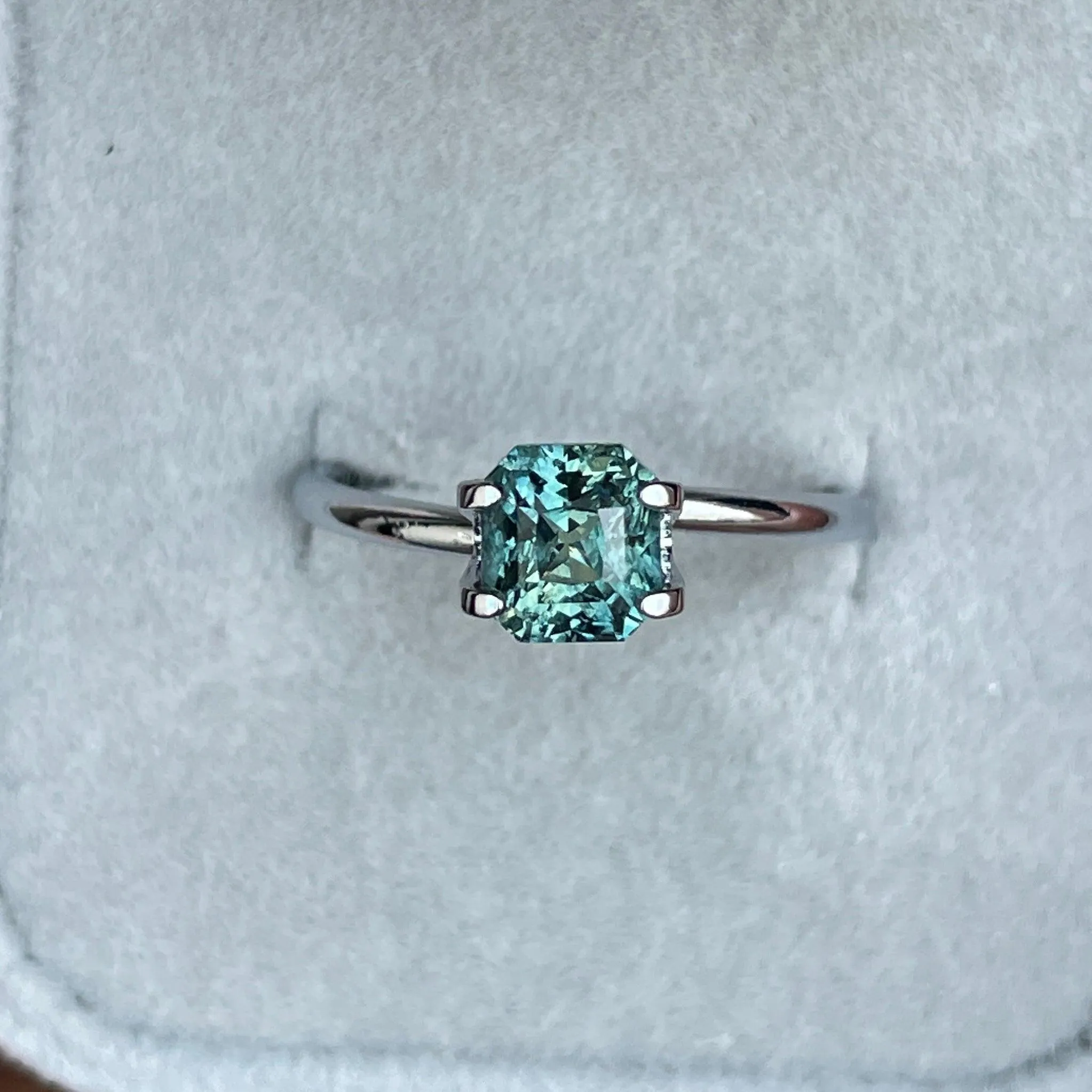 Minimalist 1.63 crt Radiant Shaped Green Sapphire for Pendant Necklace, Dainty Wedding Necklace Valentine's Gift for Her